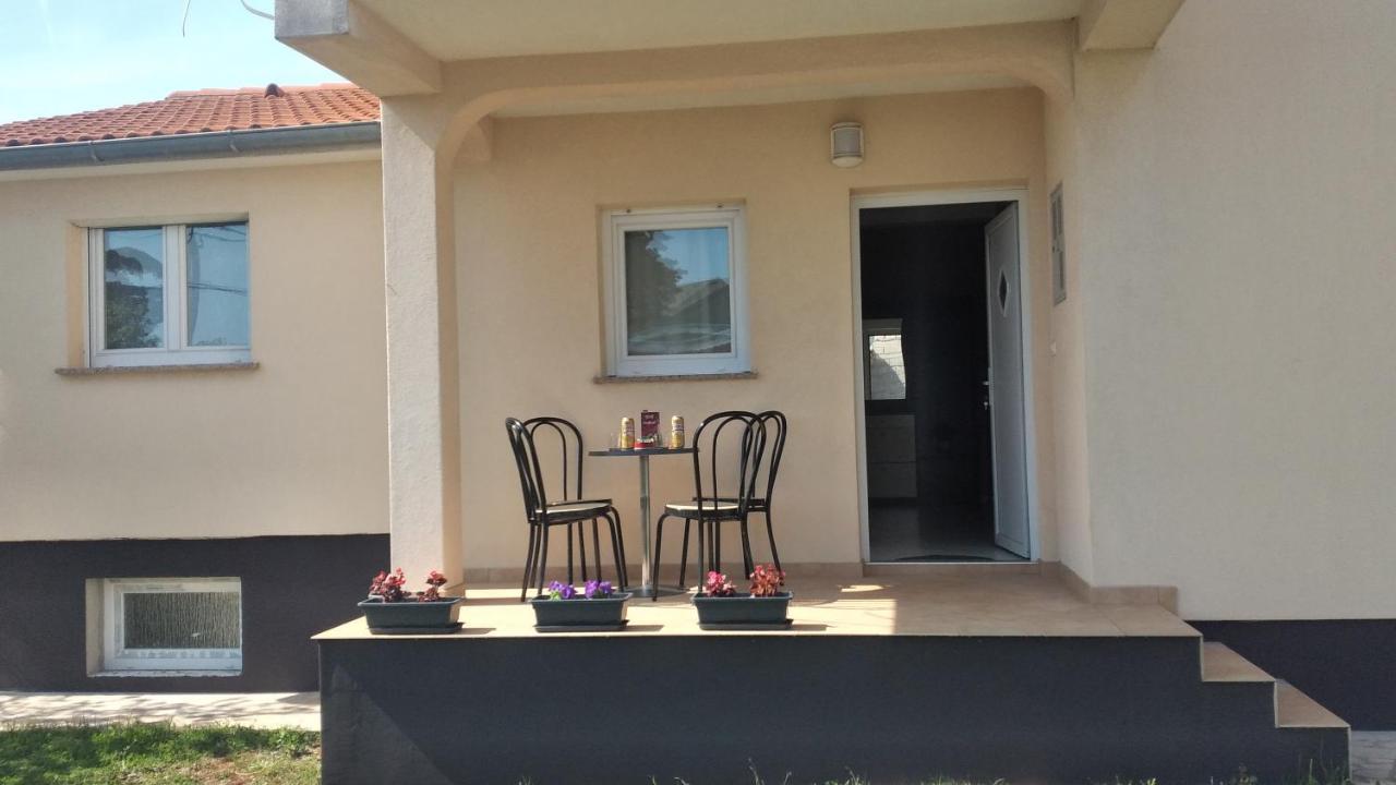 Apartman Ana Pula Exterior photo